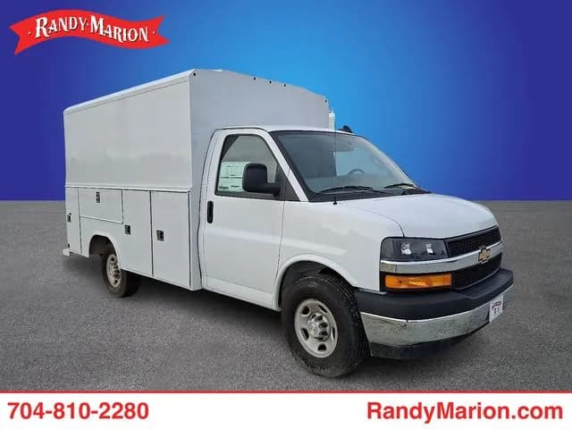 2025 Chevrolet Express 3500 - Box