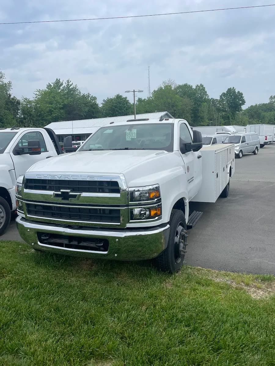 2023 Chevrolet Silverado 5500 - Service