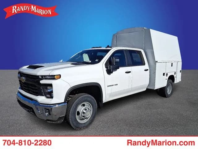 2025 Chevrolet Silverado 3500 Crew Cab - Service