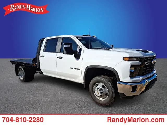 2025 Chevrolet Silverado 3500 Crew Cab - Flatbed