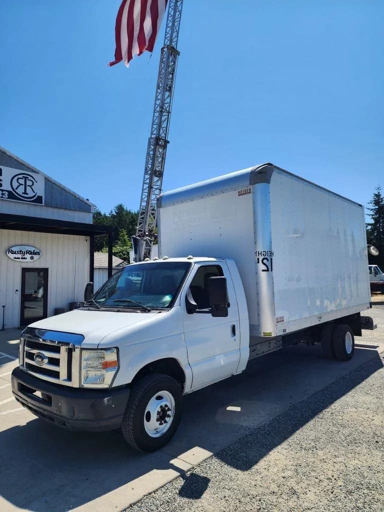 2011 Ford E450 - Box