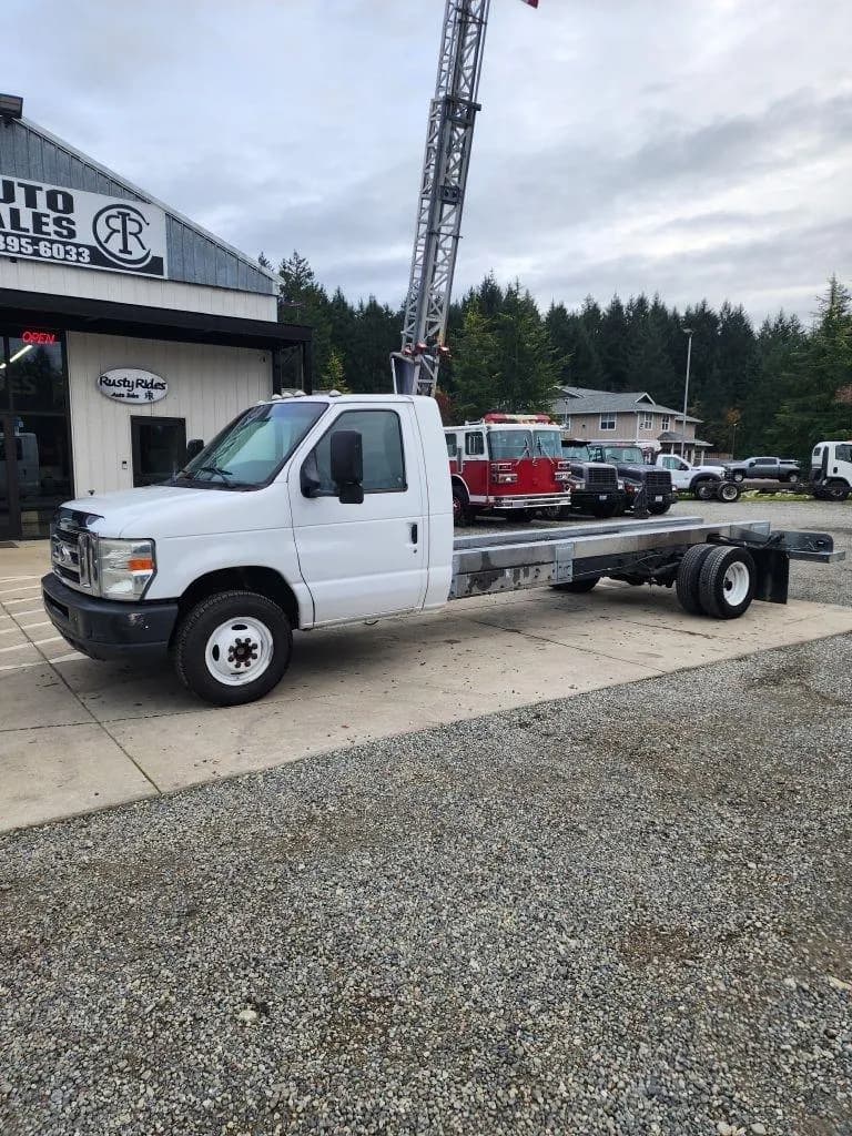 2011 Ford E450 - Box