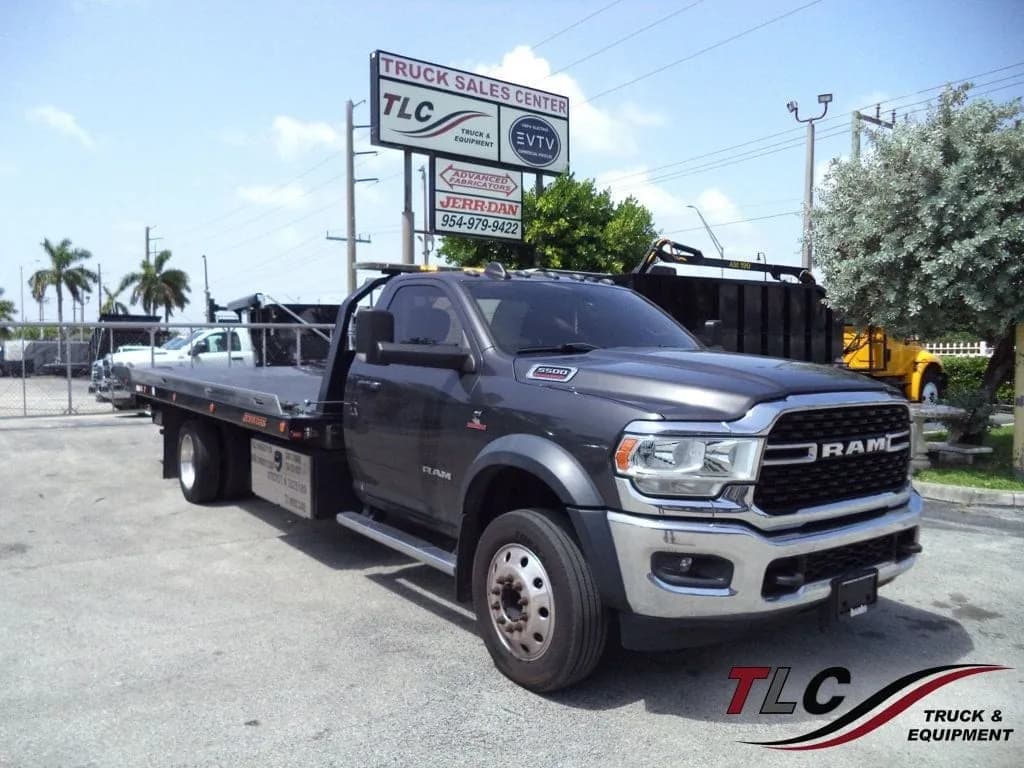 2022 Ram 5500 SLT w/ 20ft JerrDan Car Carrier 6 Ton Wide Low Pro - Tow