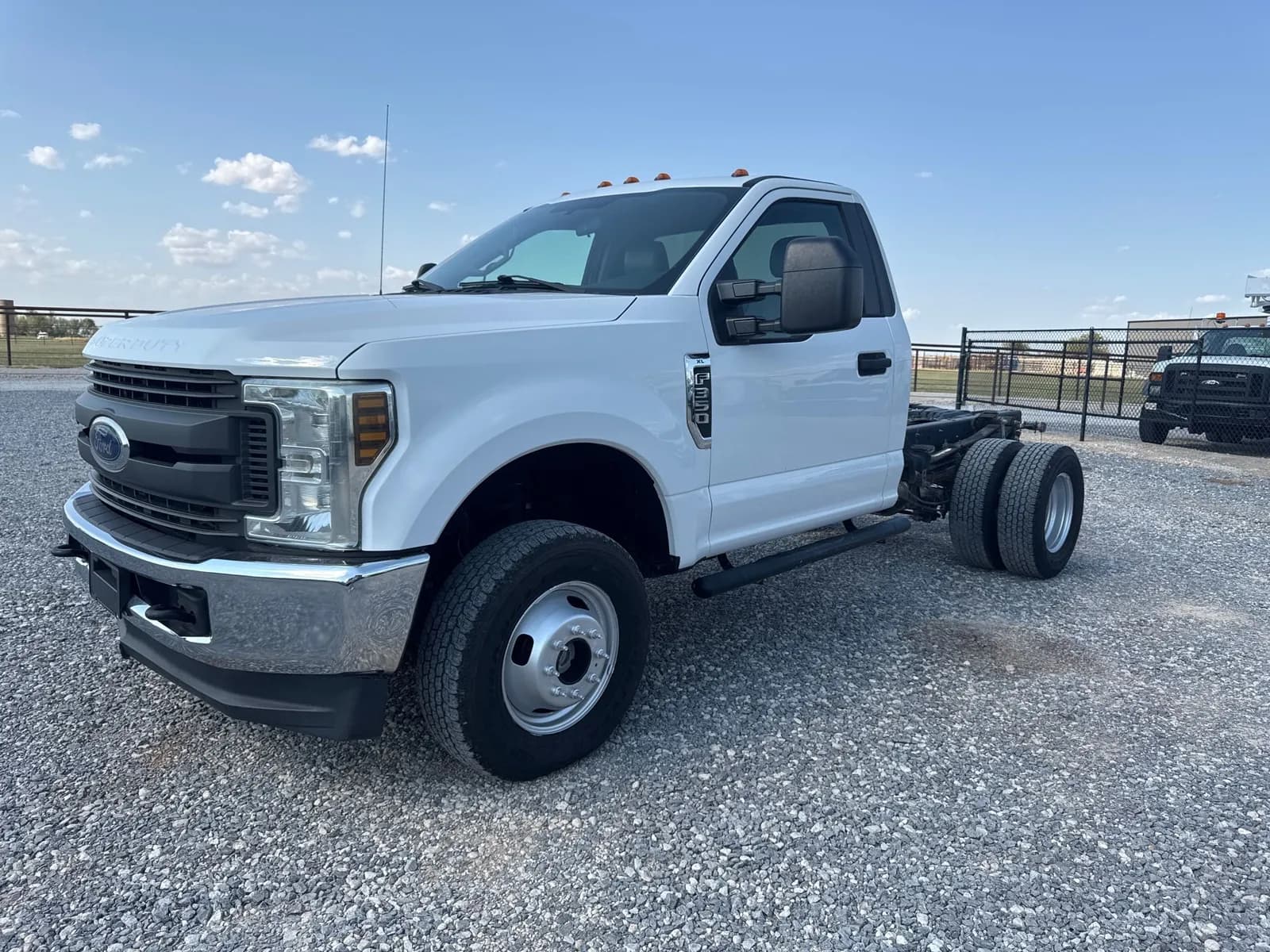2018 Ford F-350 Chassis - Chassis