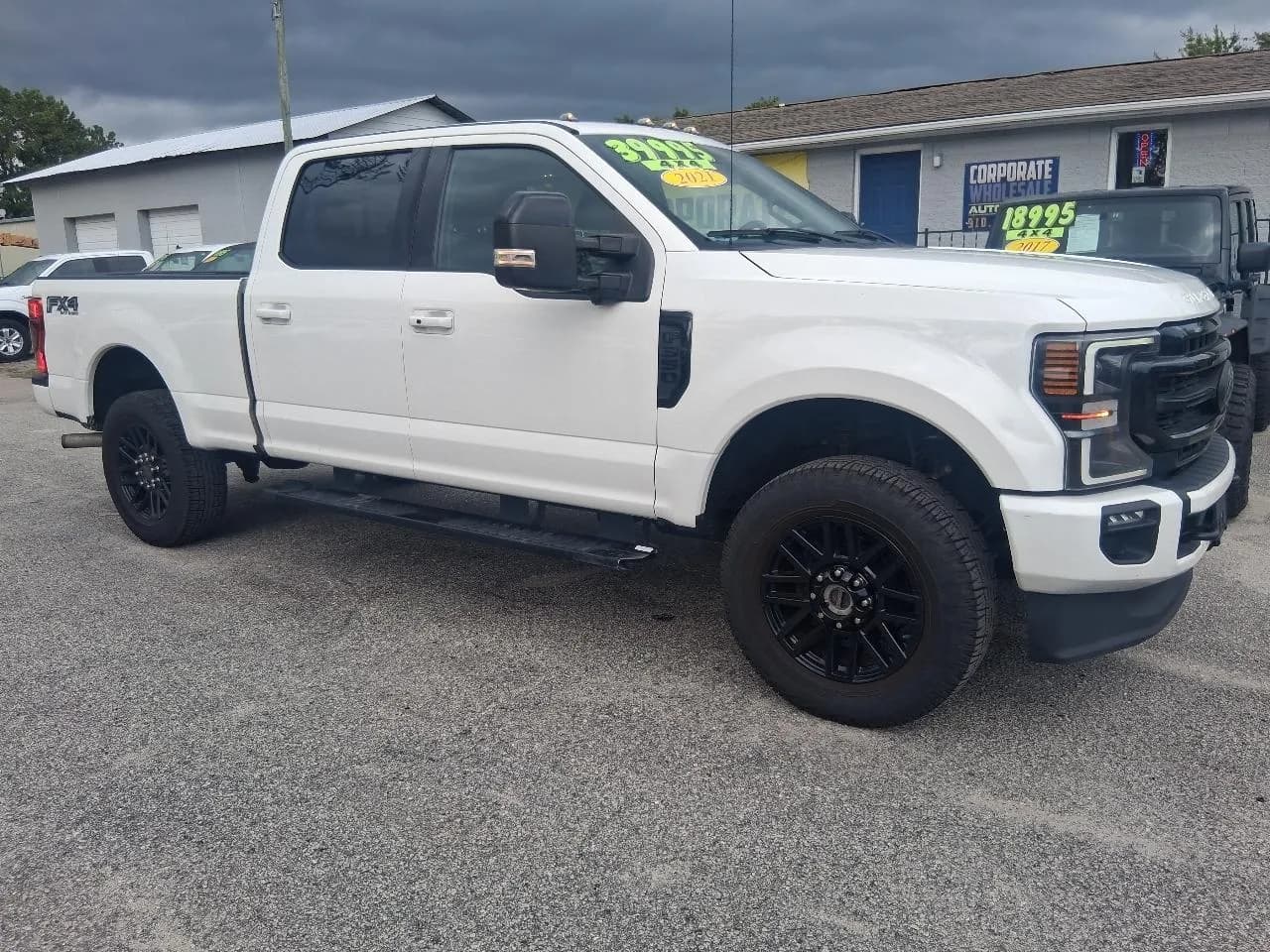 2021 Ford F-350 SD Lariat Crew Cab - Pickup