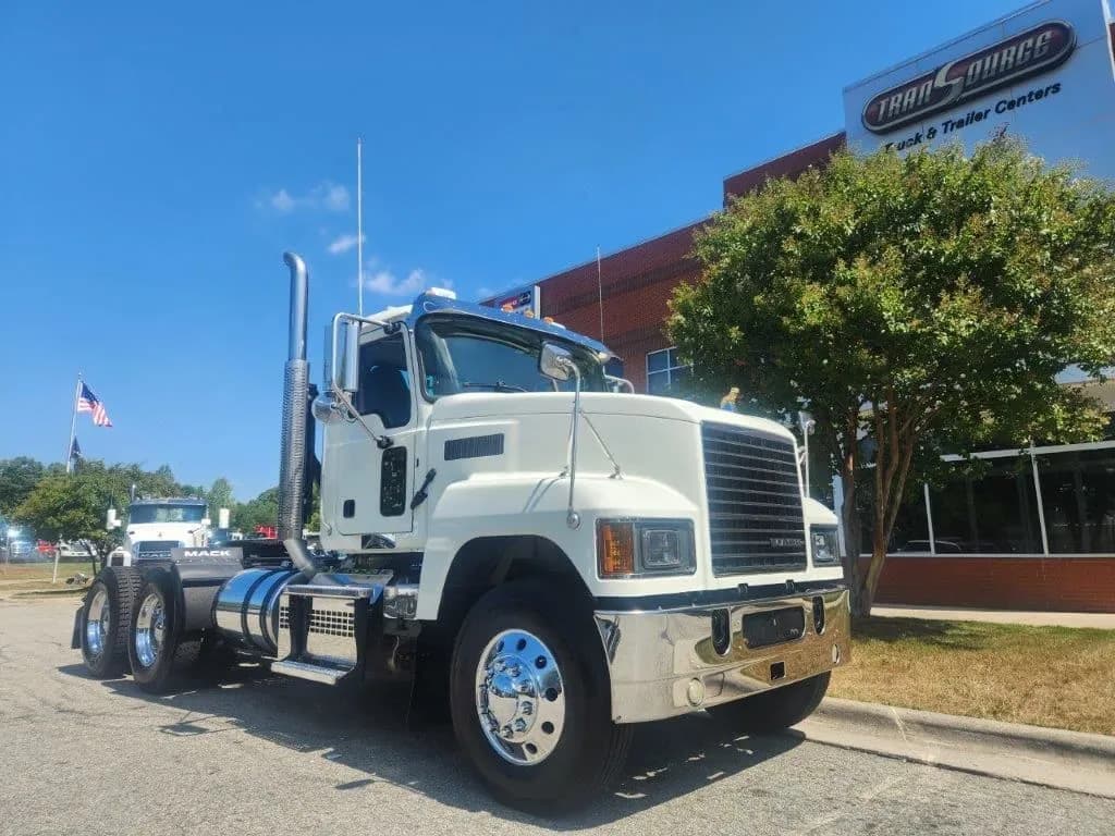 2020 Mack Trucks Pinnacle PI64T - Day Cab