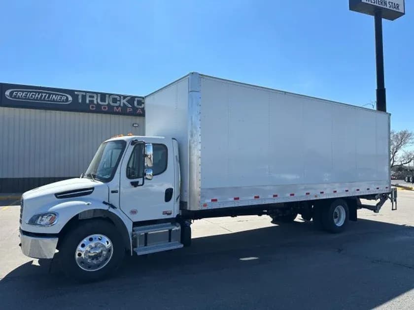 2026 Freightliner M2106 : - Vans