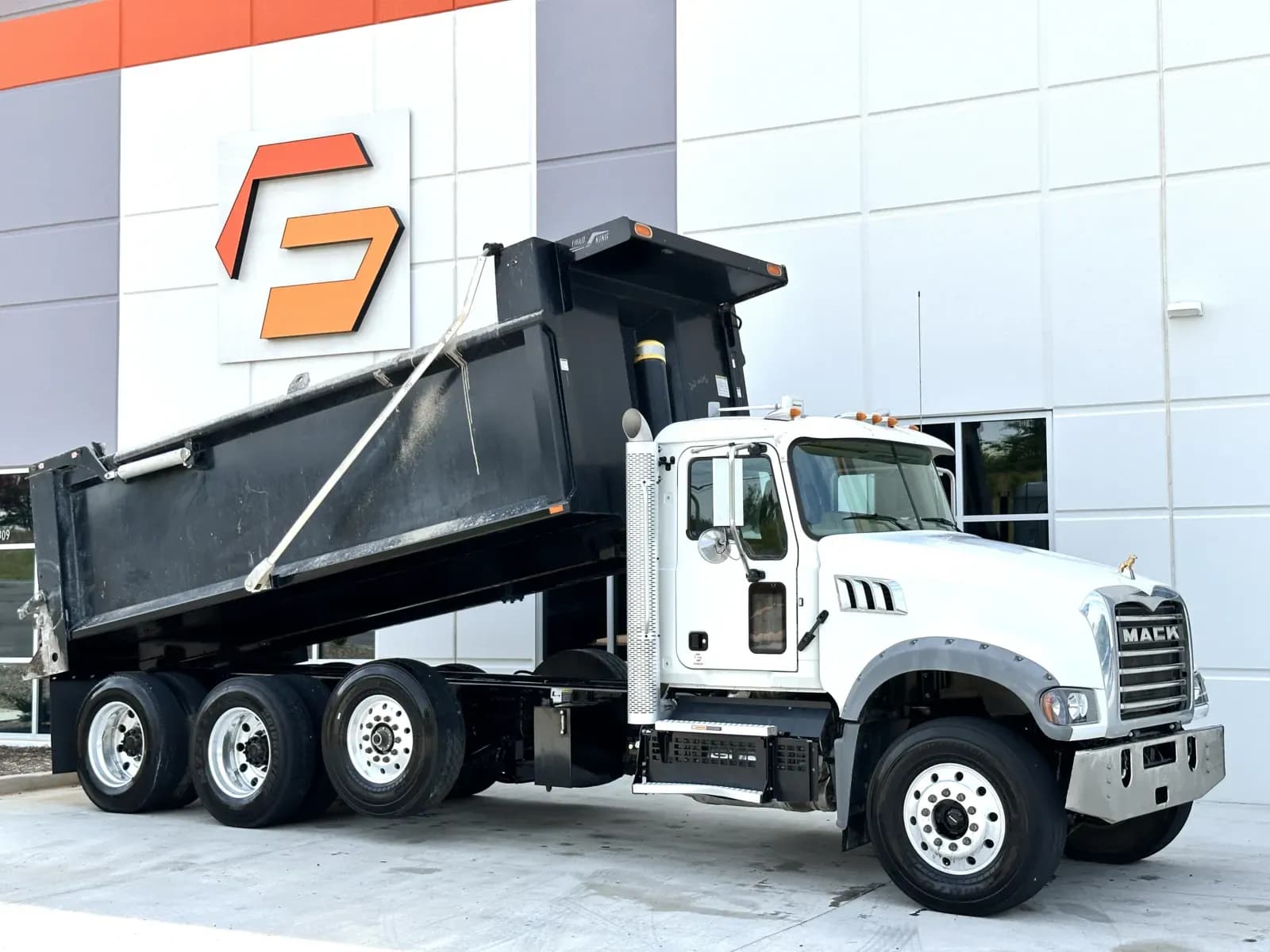 2023 Mack GRANITE - Dump