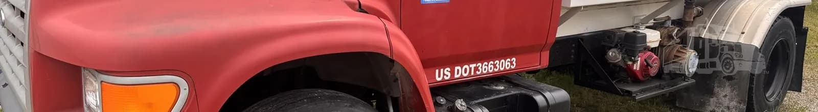2017 FREIGHTLINER 579 - Septic Tank Trucks