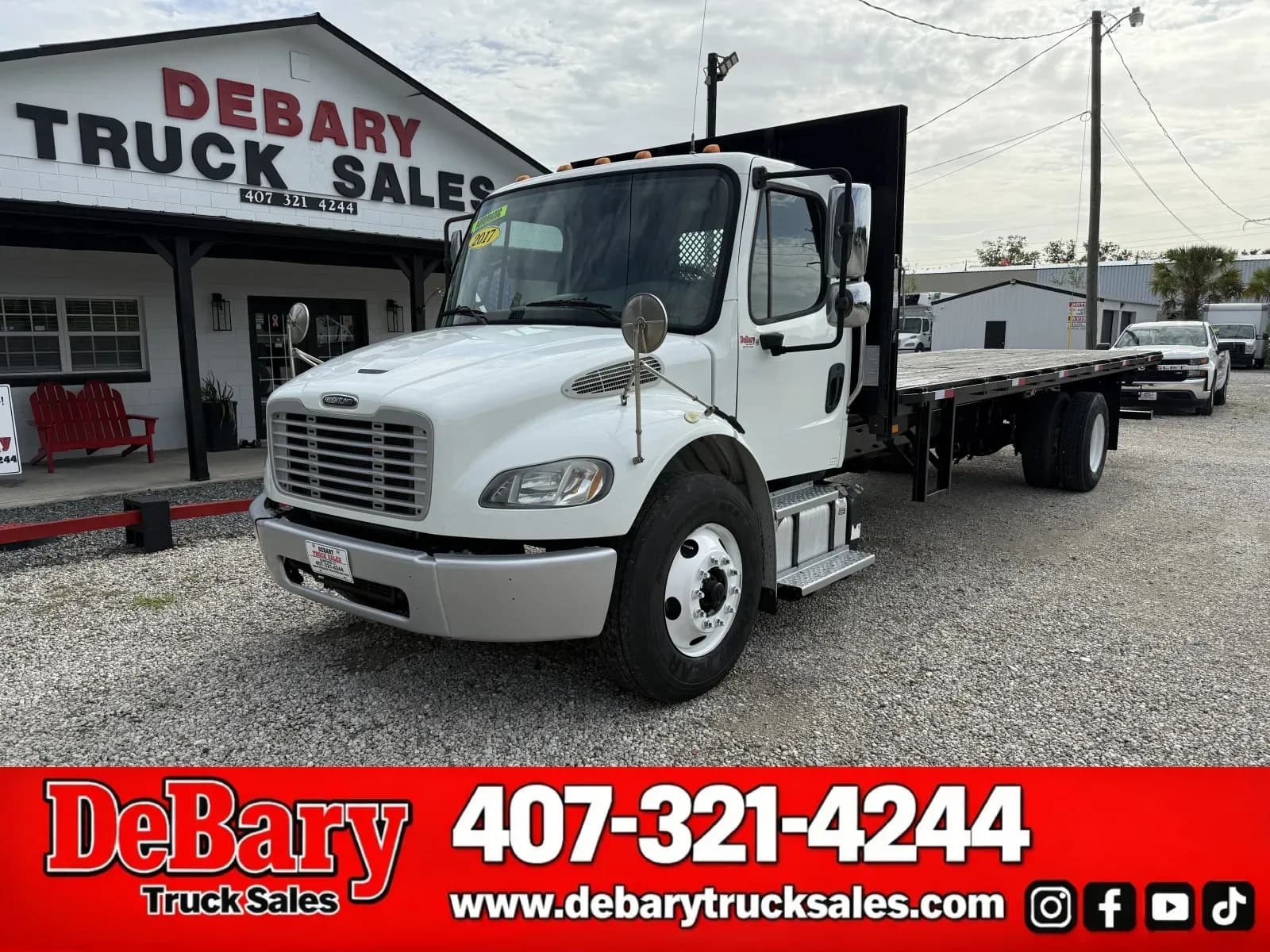 2017 Freightliner M2 106 - Flatbed