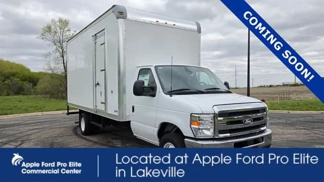 2027 Ford E-450 - Box