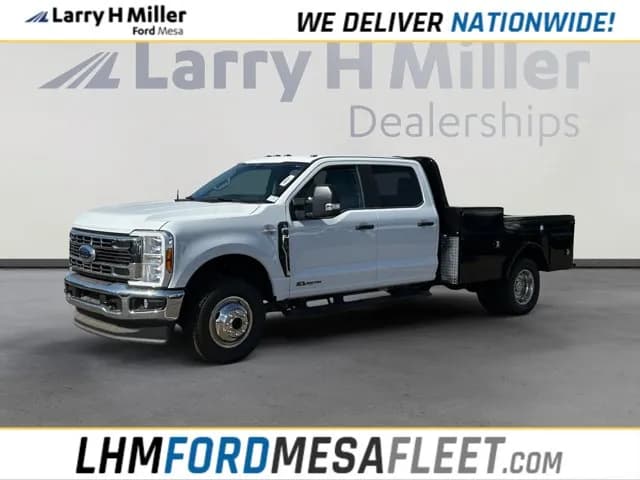2026 Ford F-350 Crew Cab - Flatbed