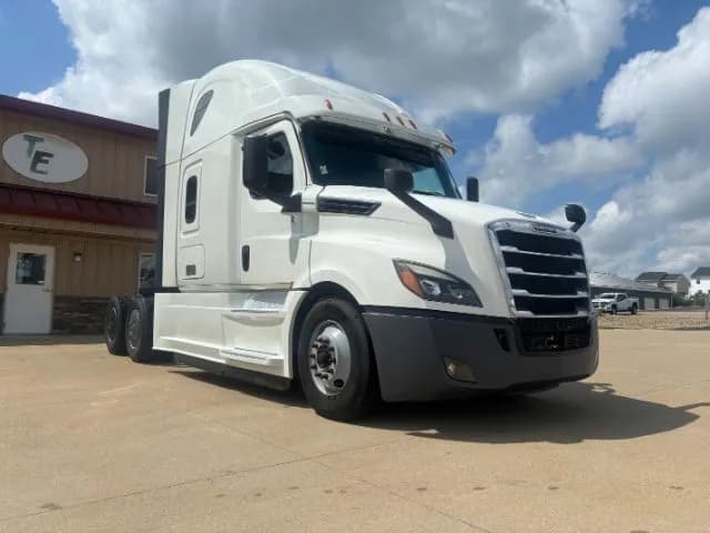 2020 Freightliner New Cascadia 126