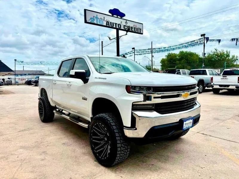 2021 Chevrolet Silverado 1500 LT Pickup 4D 5 3/4 ft - Pickup