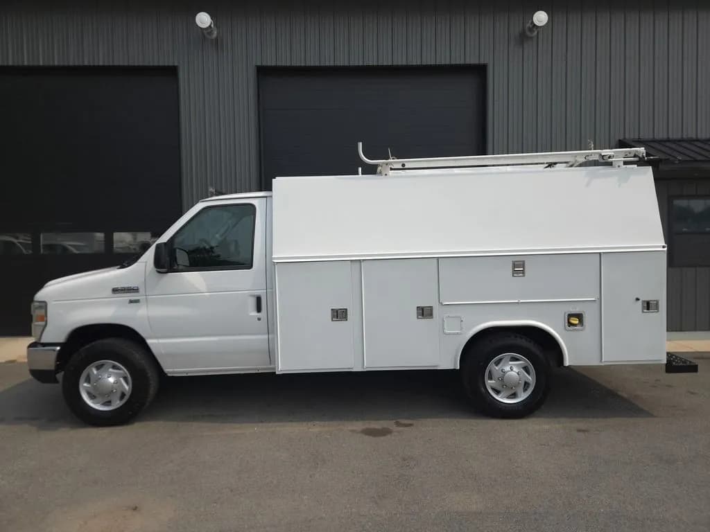 2015 Ford E350 - Box
