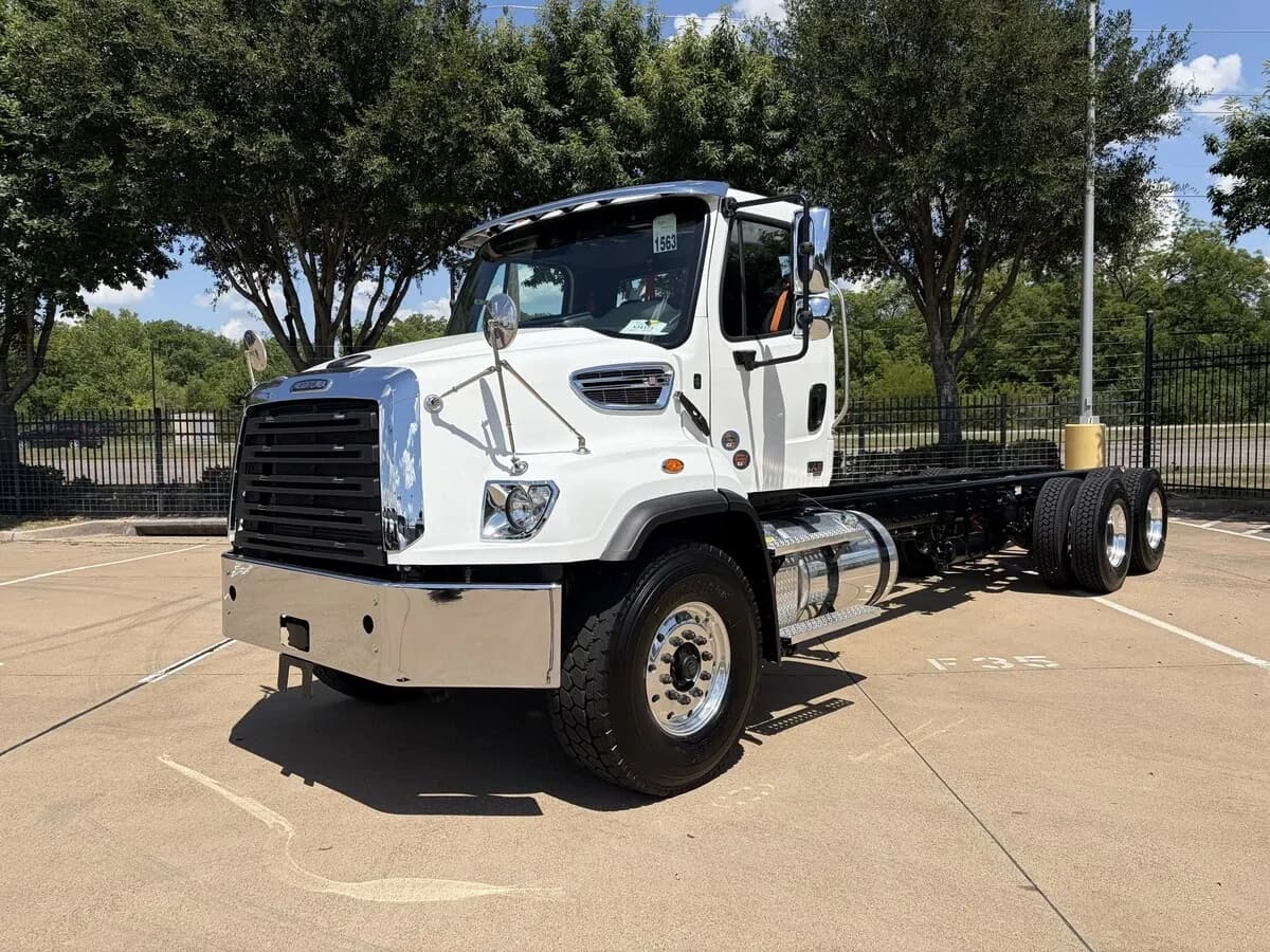 2027 Freightliner 114SD