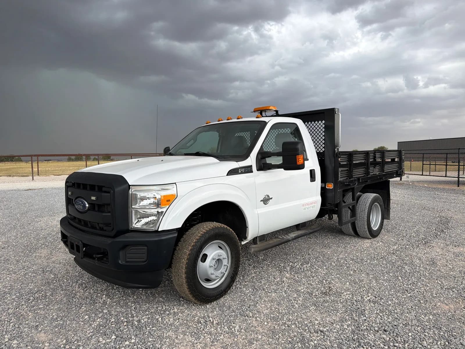 2016 Ford F-350 Chassis - Chassis
