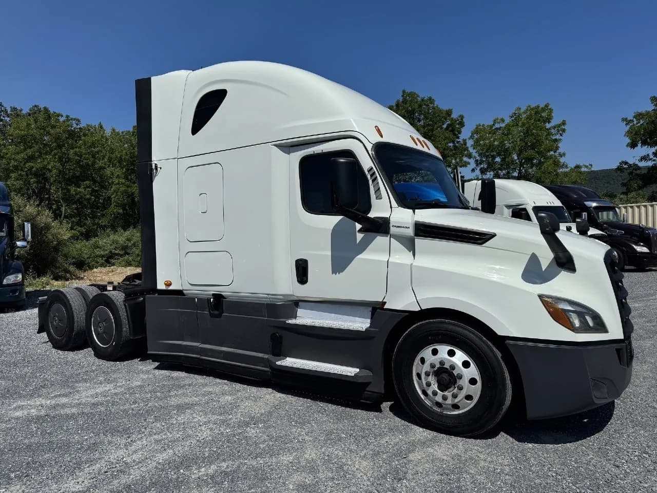 2019 Freightliner Cascadia - Sleeper