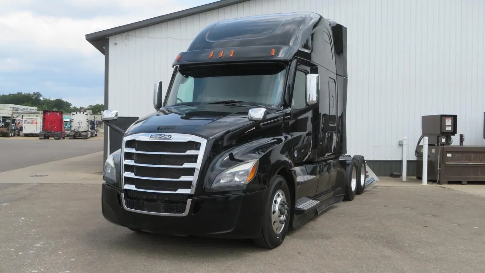 2022 Freightliner Cascadia - Sleeper