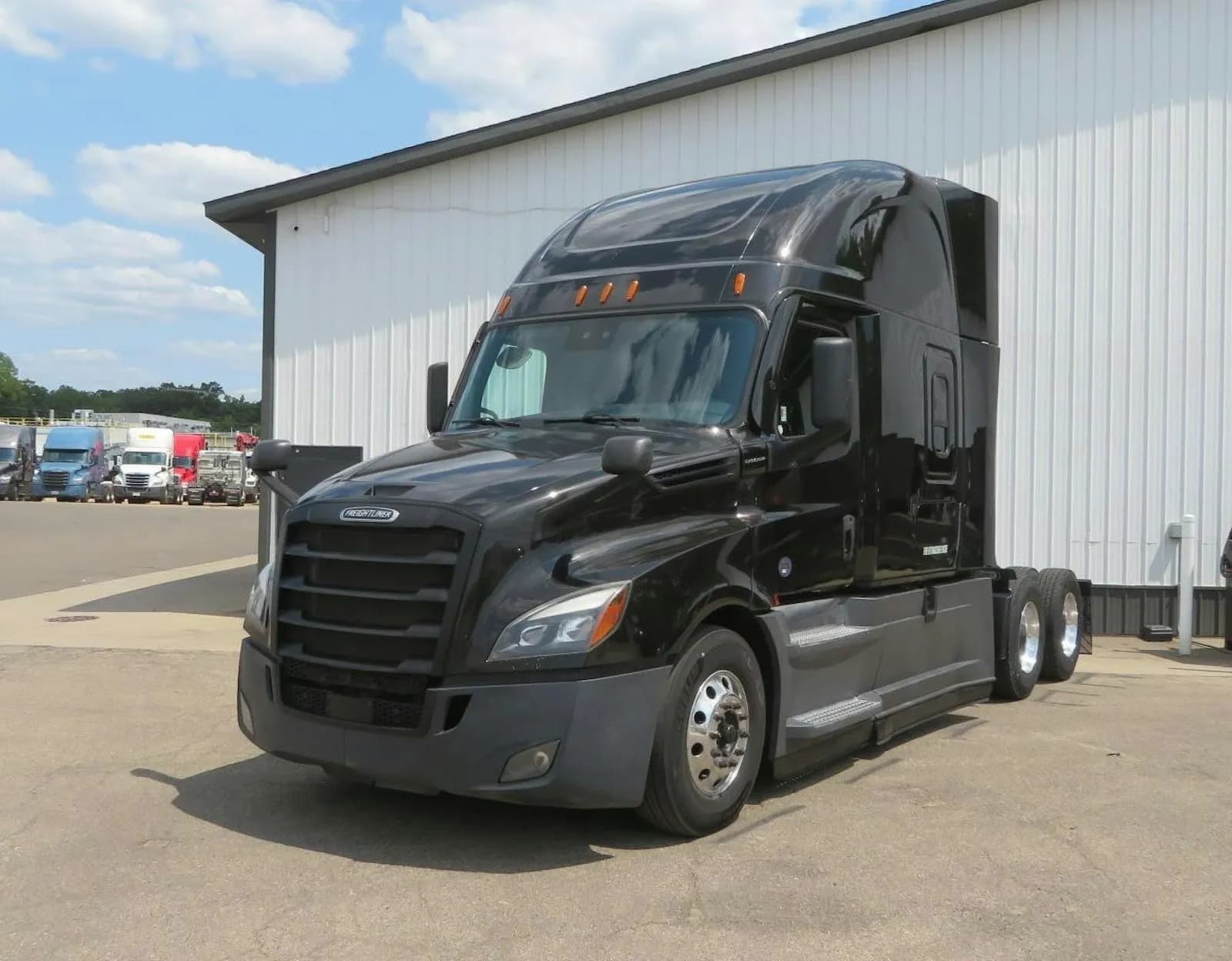2022 Freightliner Cascadia - Sleeper