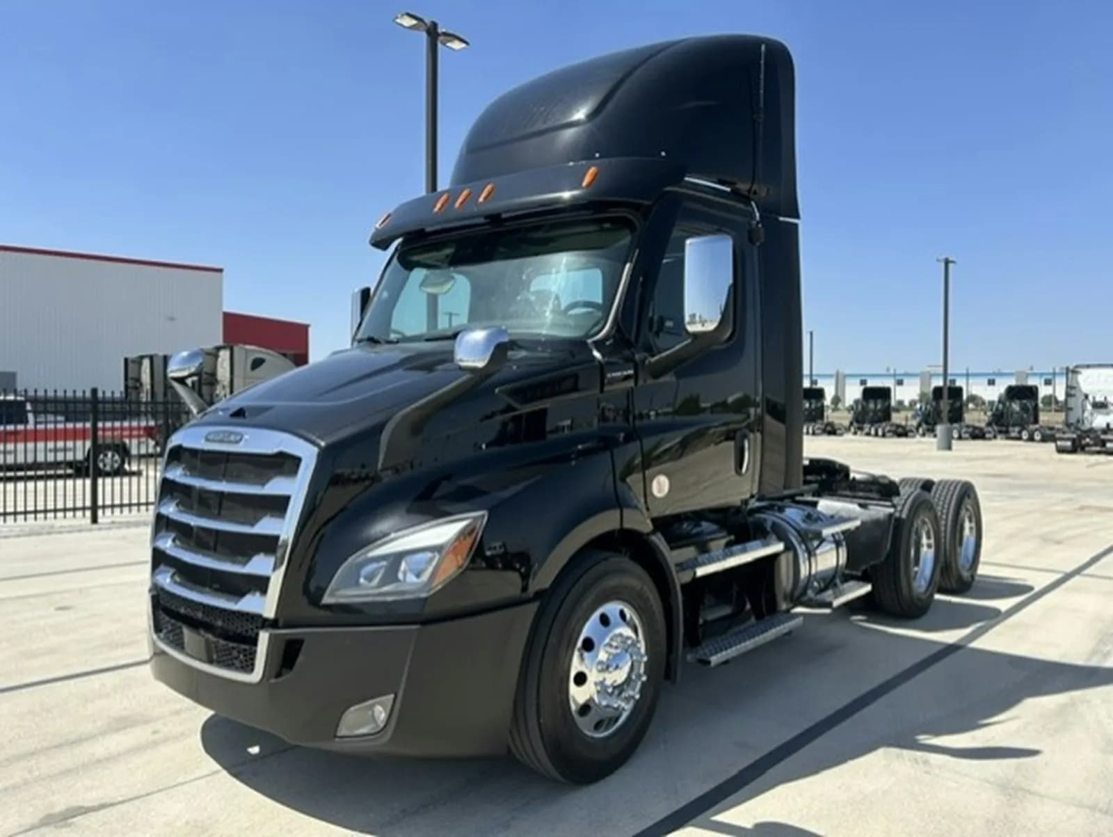 2023 Freightliner PE116DC - Day Cab