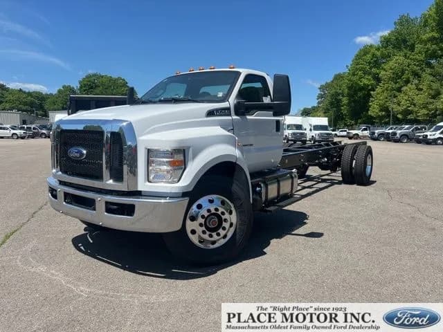 2027 Ford F-750SD Base - Chassis