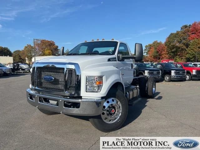 2025 Ford F-750SD Base - Chassis
