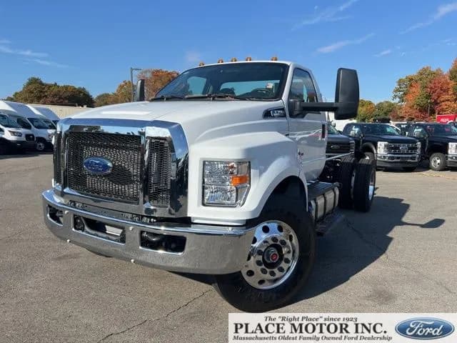 2025 Ford F-750SD Base - Chassis