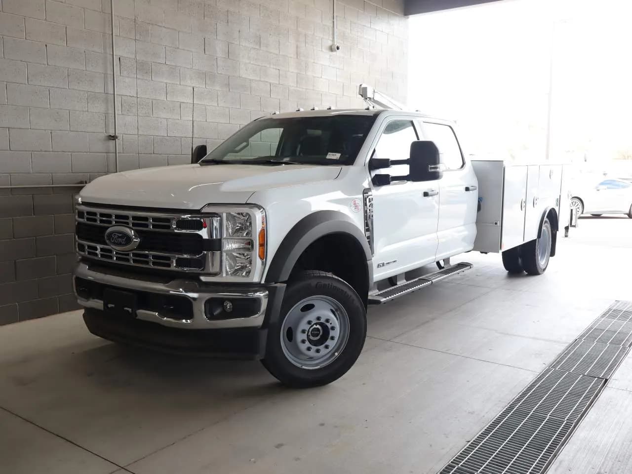 2026 Ford F-450 Super Duty Crew Cab - Chassis
