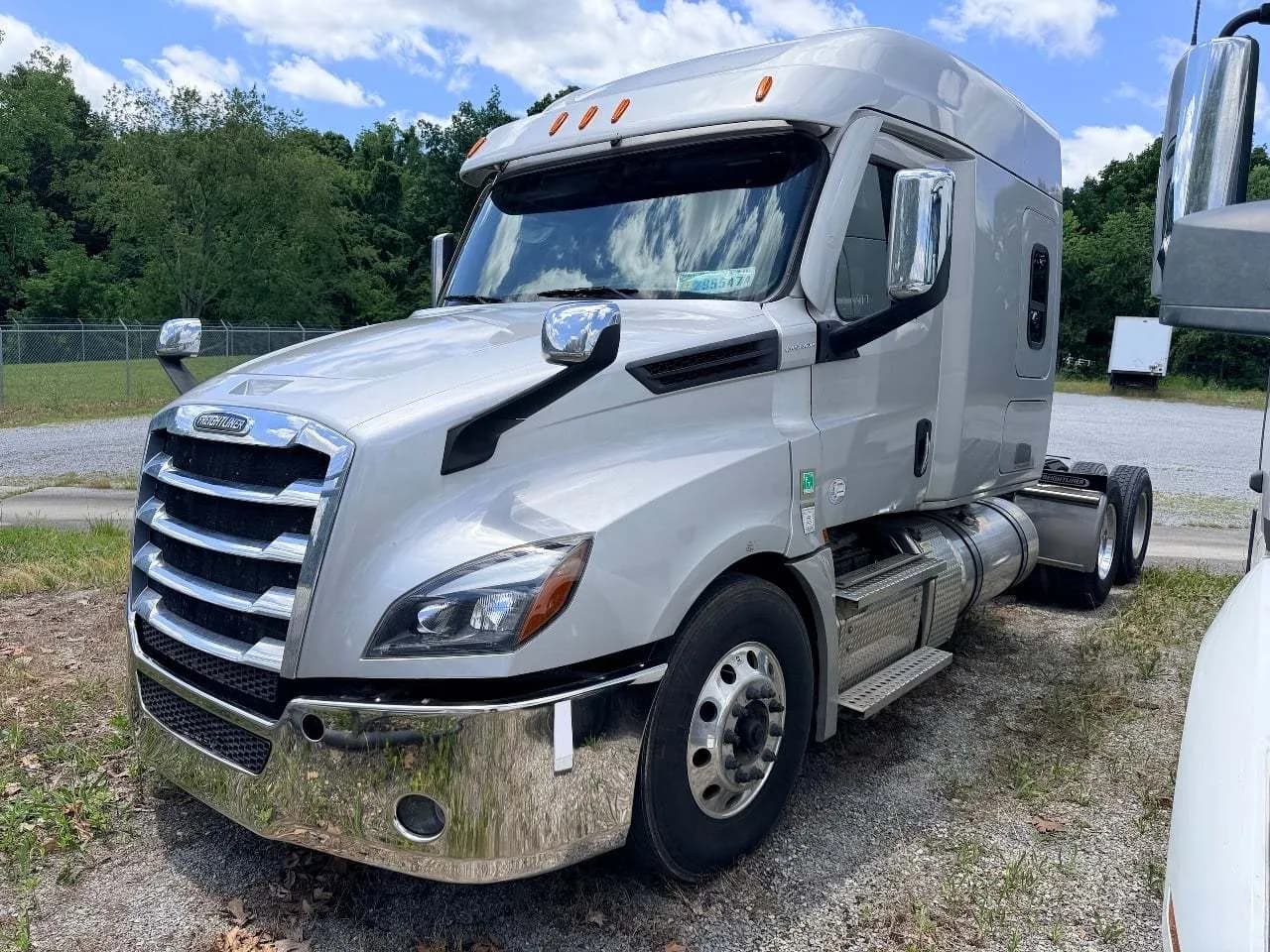 2021 Freightliner Cascadia - Sleeper
