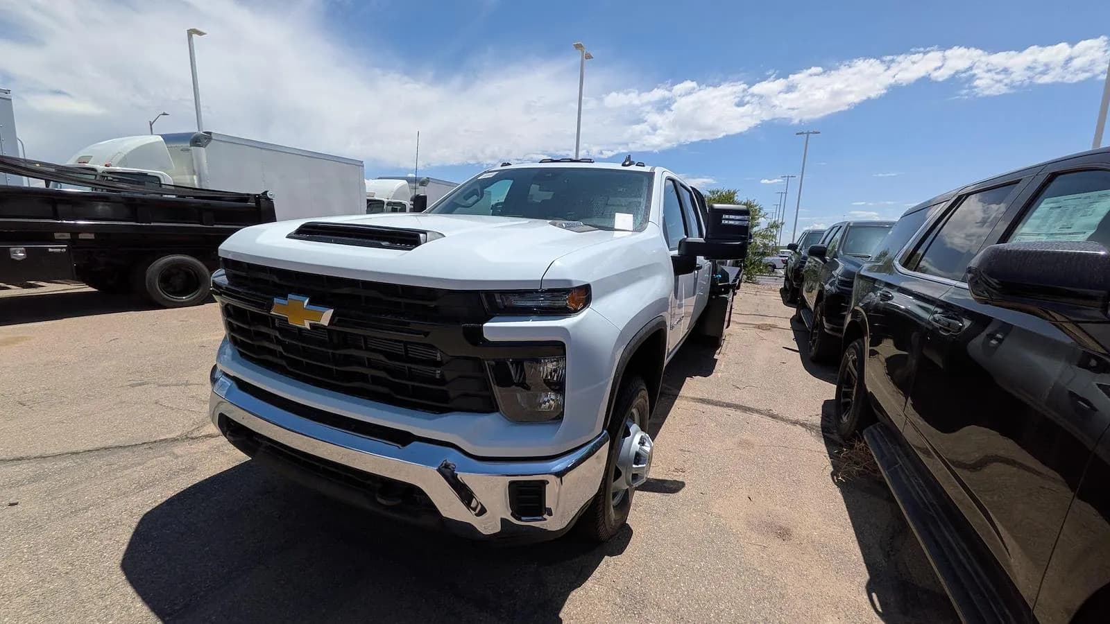 2026 Chevrolet Silverado 3500 Crew Cab - Flatbed