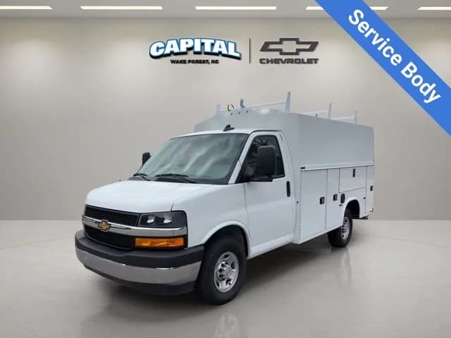 2025 Chevrolet Express 3500 - Box