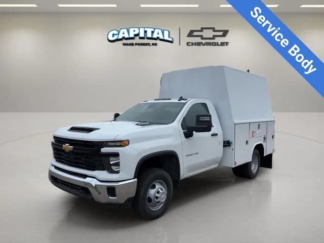 2025 Chevrolet Silverado 3500 - Service
