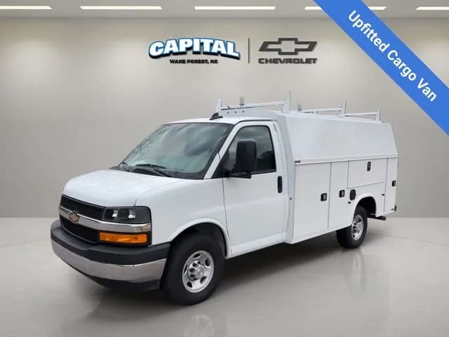 2025 Chevrolet Express 3500 - Box