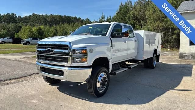 2026 Chevrolet Silverado 5500 Crew Cab - Service