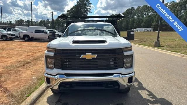 2026 Chevrolet Silverado 3500 - Service