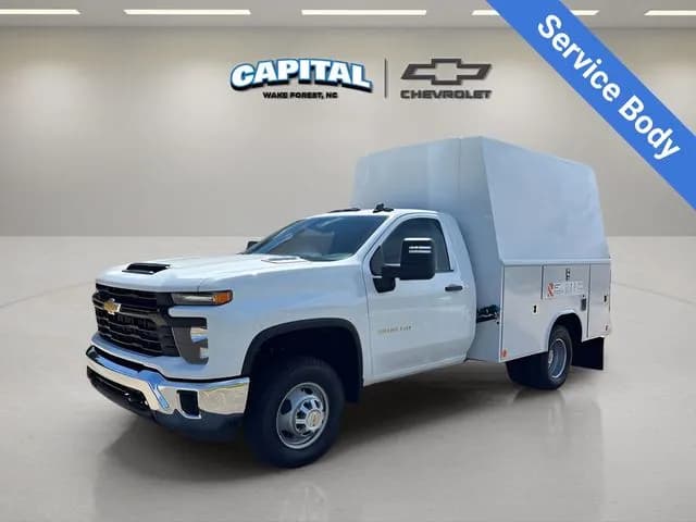 2025 Chevrolet Silverado 3500 - Service