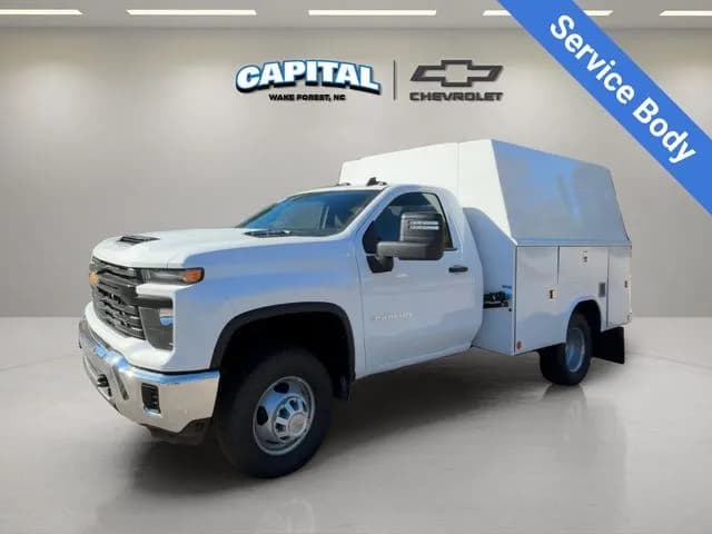 2025 Chevrolet Silverado 3500 - Service