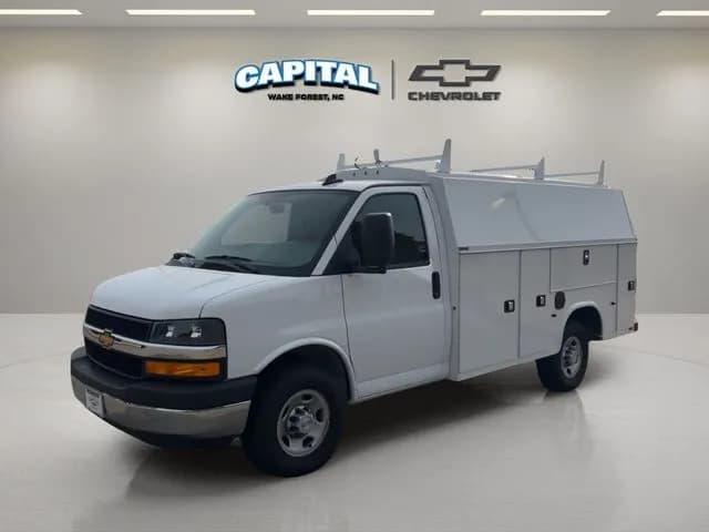 2025 Chevrolet Express 3500 - Box