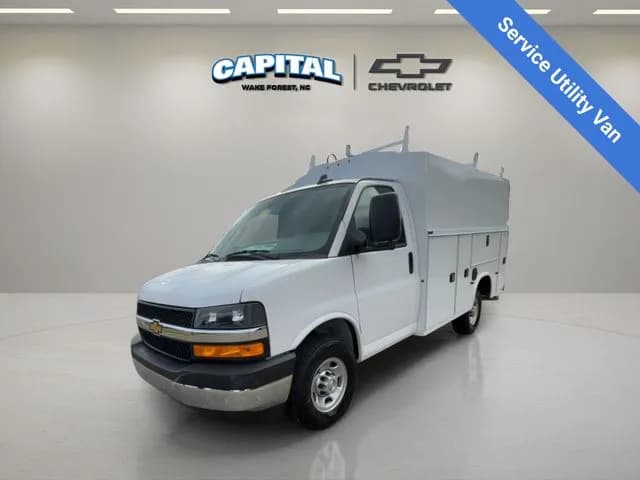 2025 Chevrolet Express 3500 - Box