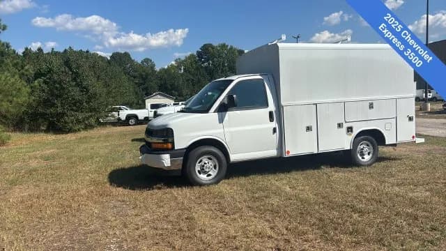 2025 Chevrolet Express 3500 - Box