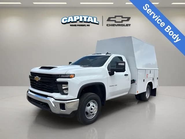 2025 Chevrolet Silverado 3500 - Service