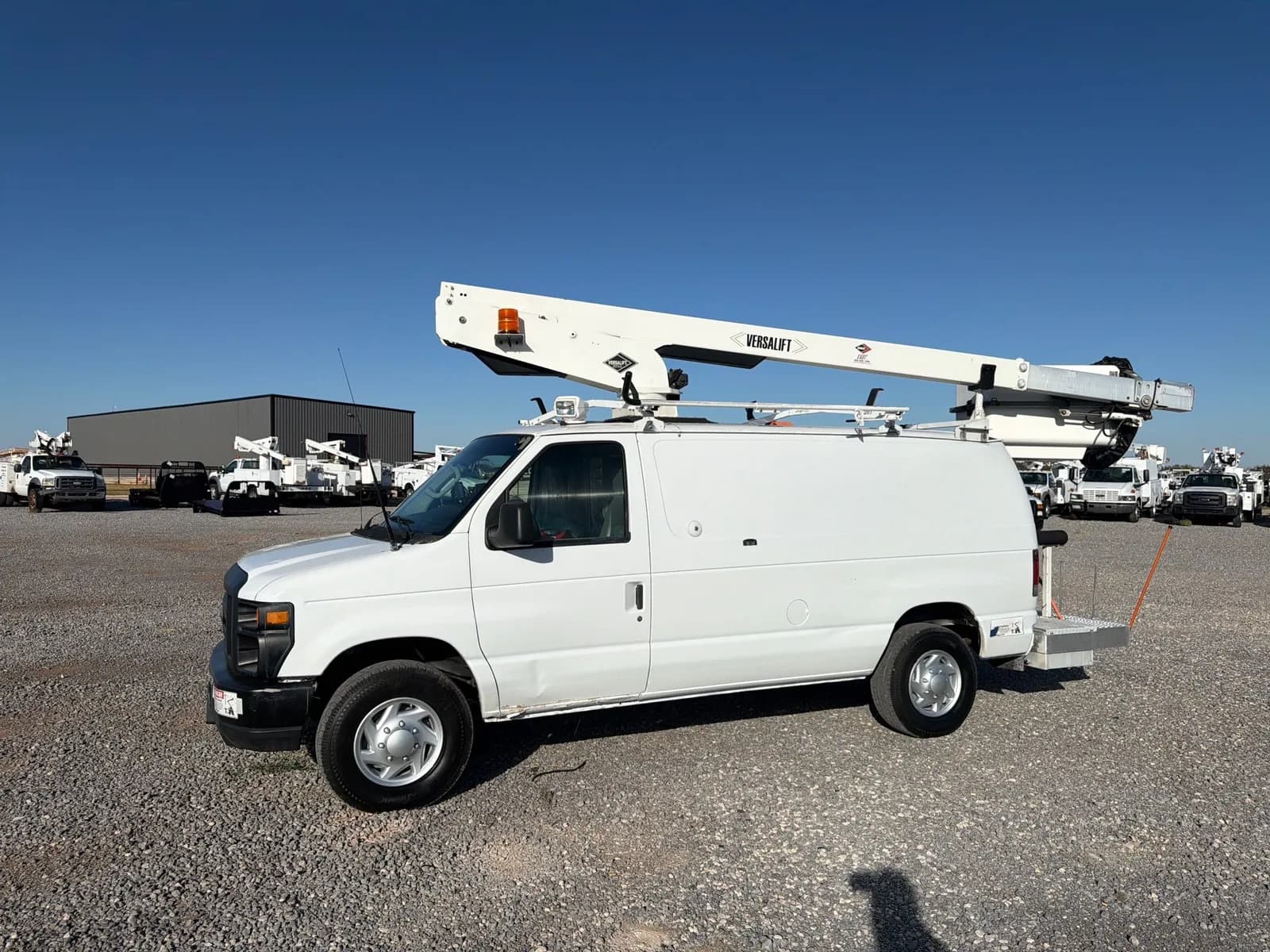 2012 Ford E-350 Super Duty - Vans