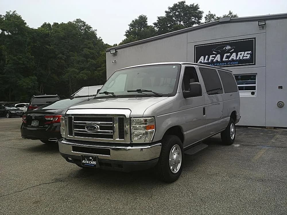 2013 Ford E-350 Super Duty - Vans
