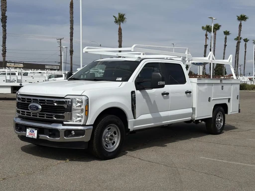 2026 Ford F-350 Crew Cab - Service