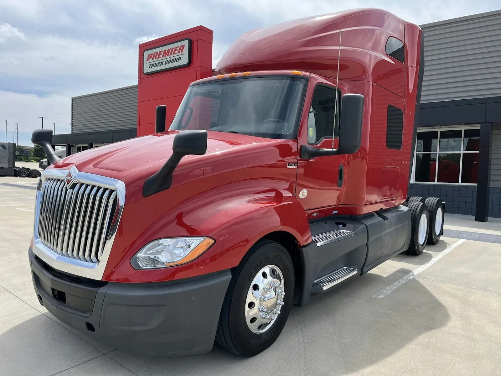 2023 International LT625
