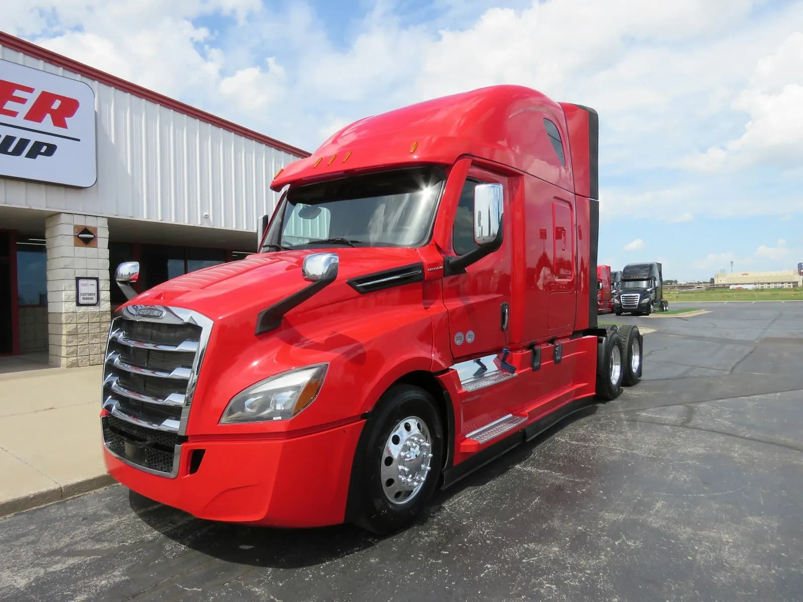 2025 Freightliner PT126SLP