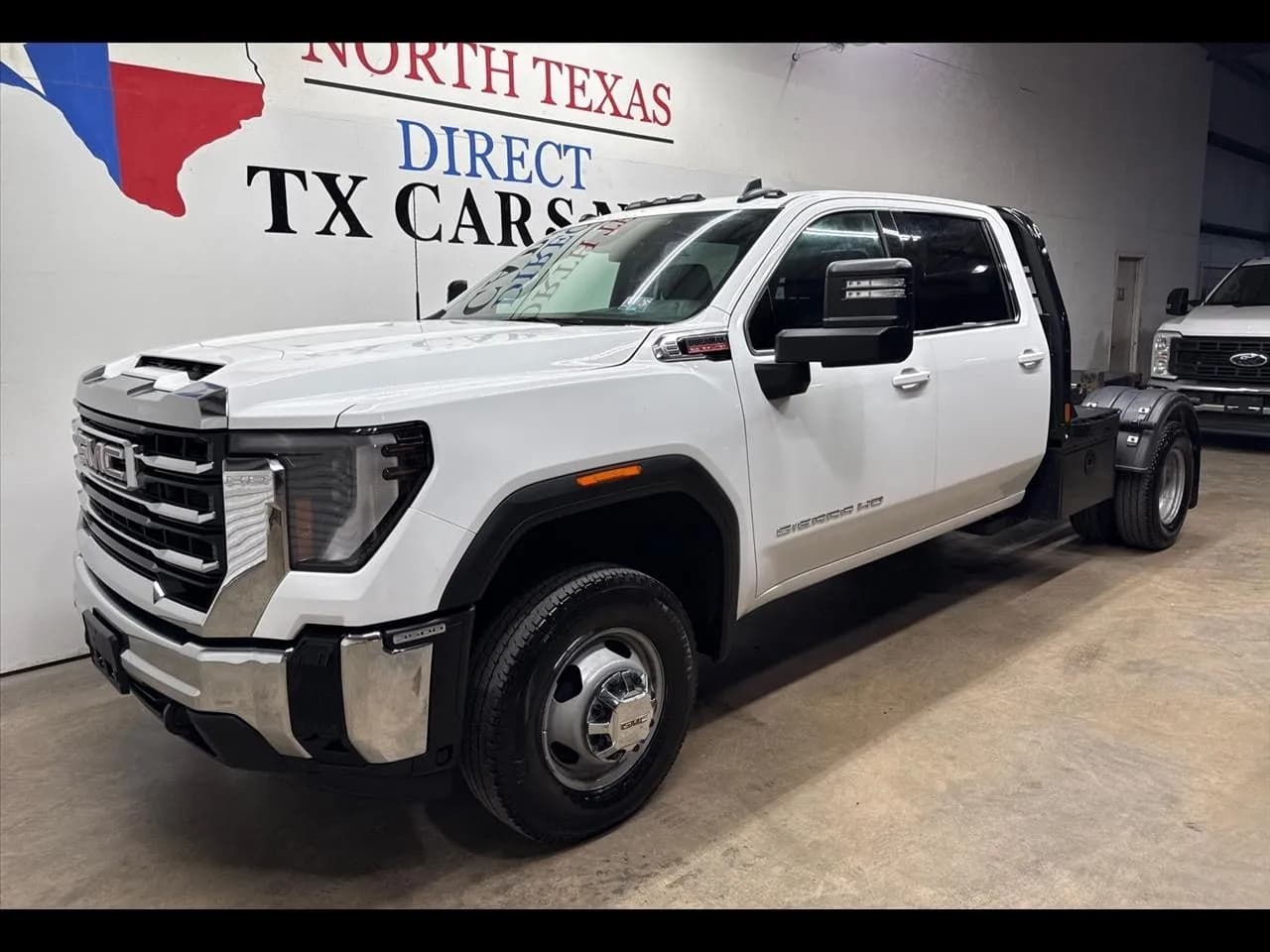 2025 GMC Sierra 3500HD SLE Crew Cab - Chassis