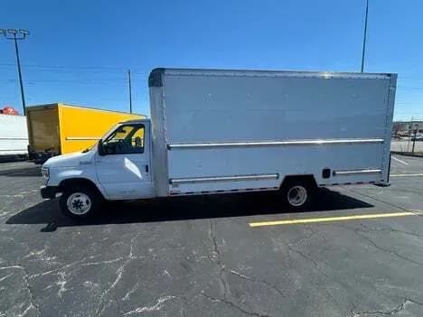 2022 Ford E-350 - Box