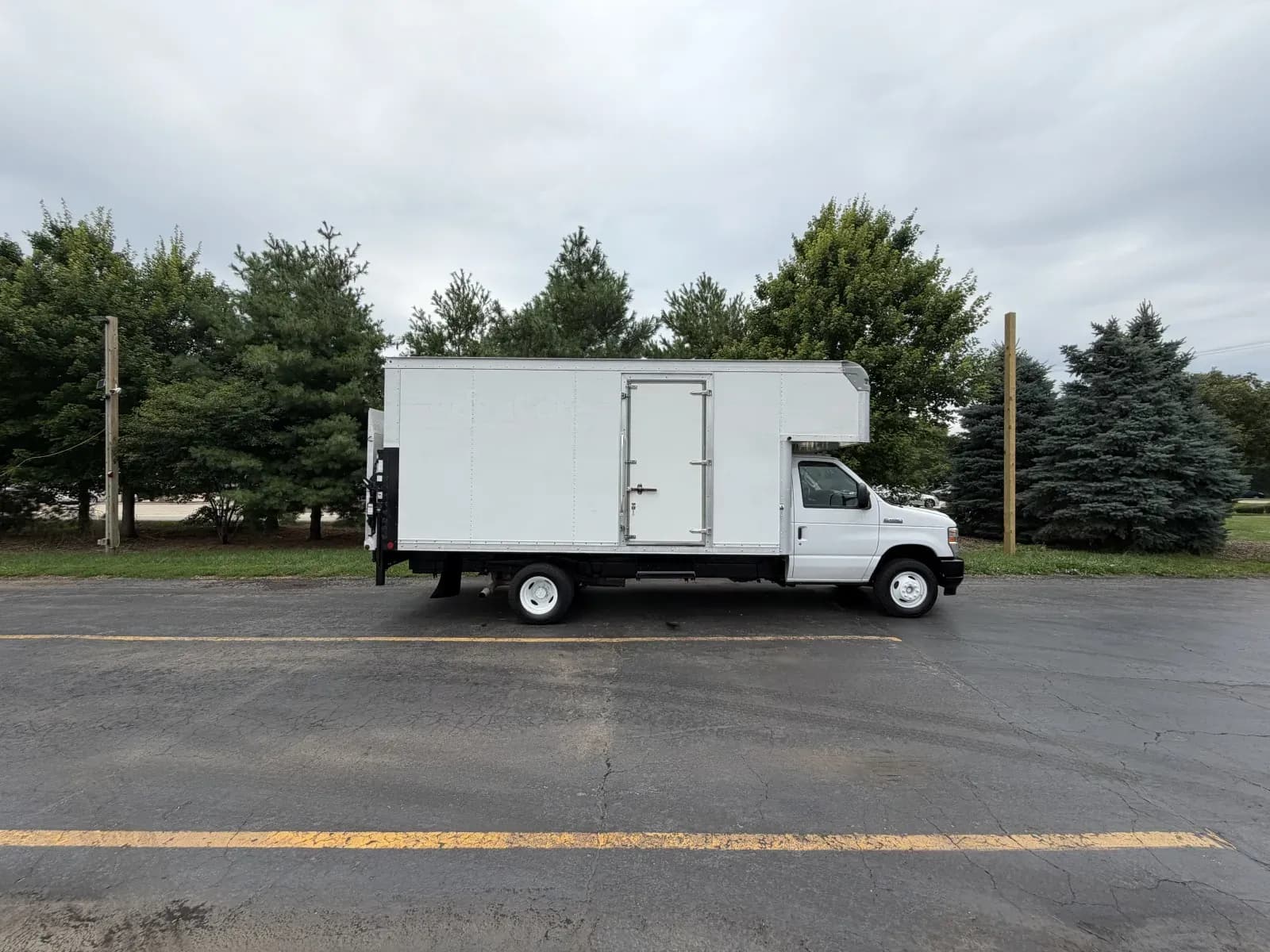 2023 Ford E-450 - Box